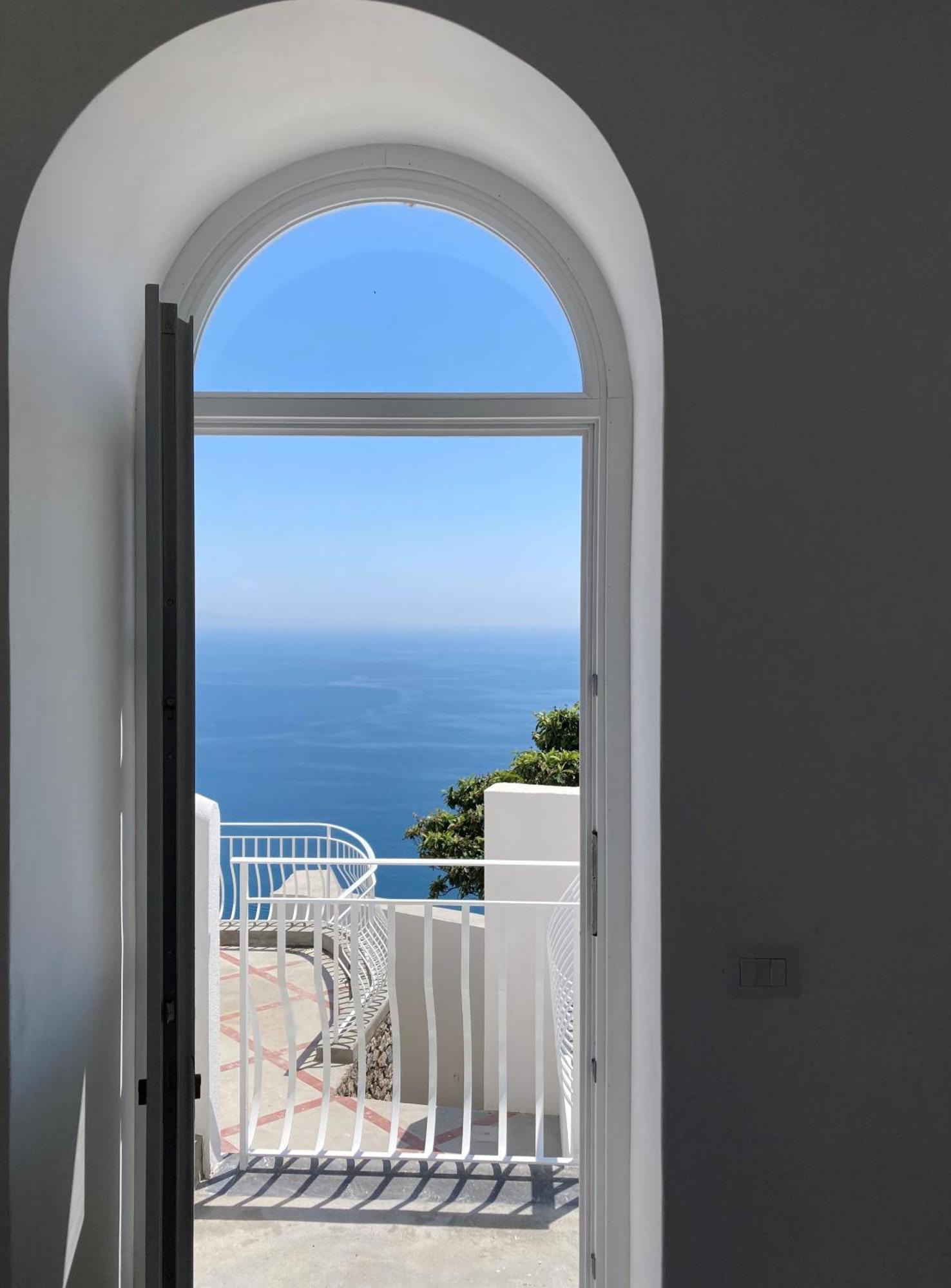 Le More Di Praiano Luaran gambar