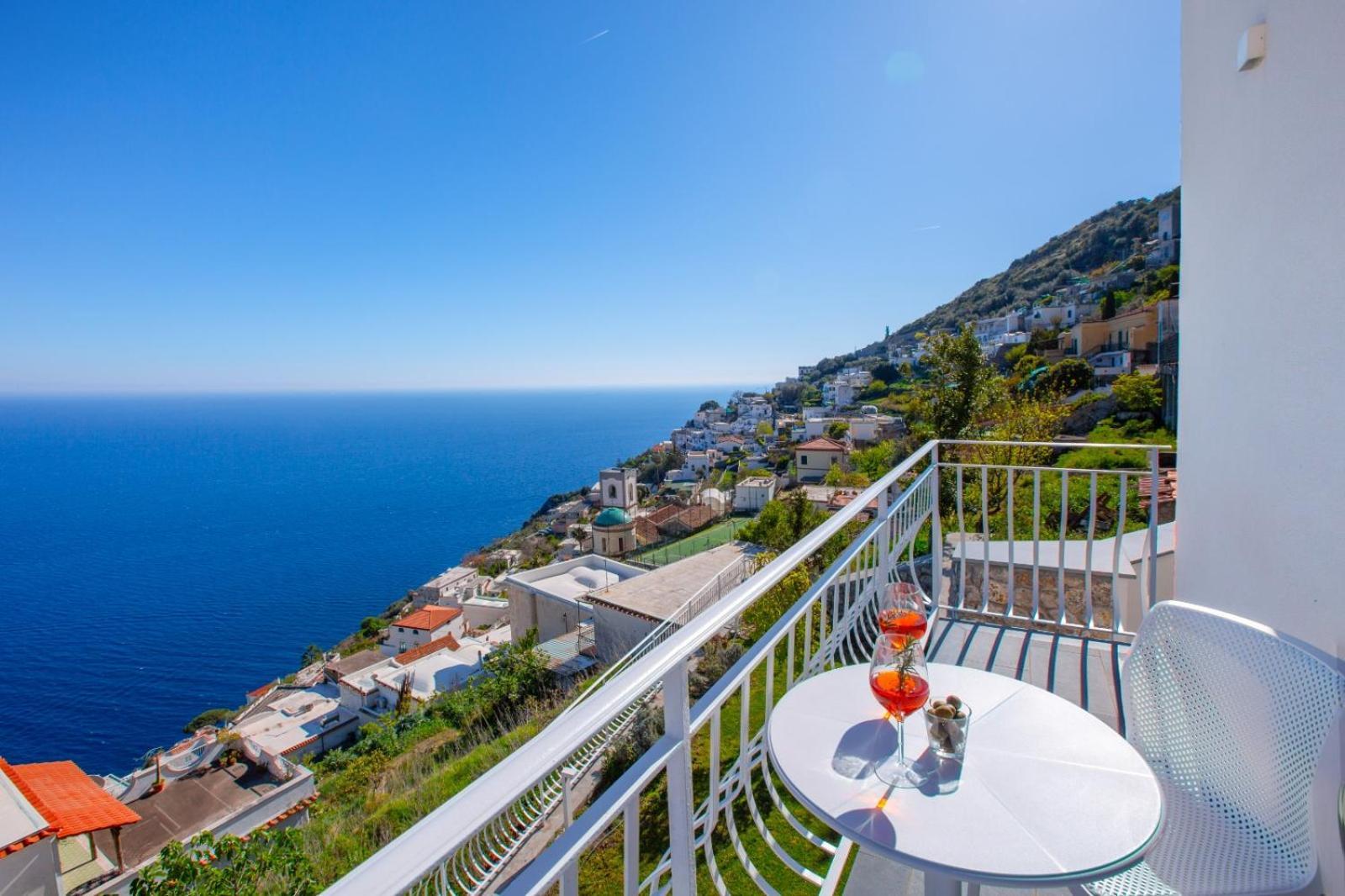 Le More Di Praiano Luaran gambar
