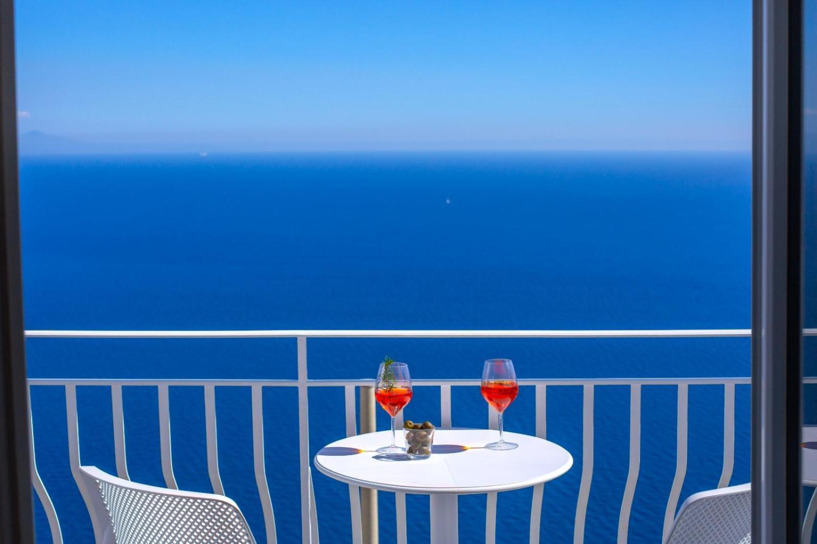 Le More Di Praiano Luaran gambar